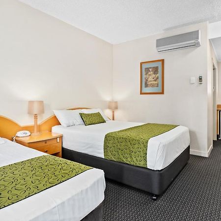 Park Motor Inn Тувумба Екстер'єр фото