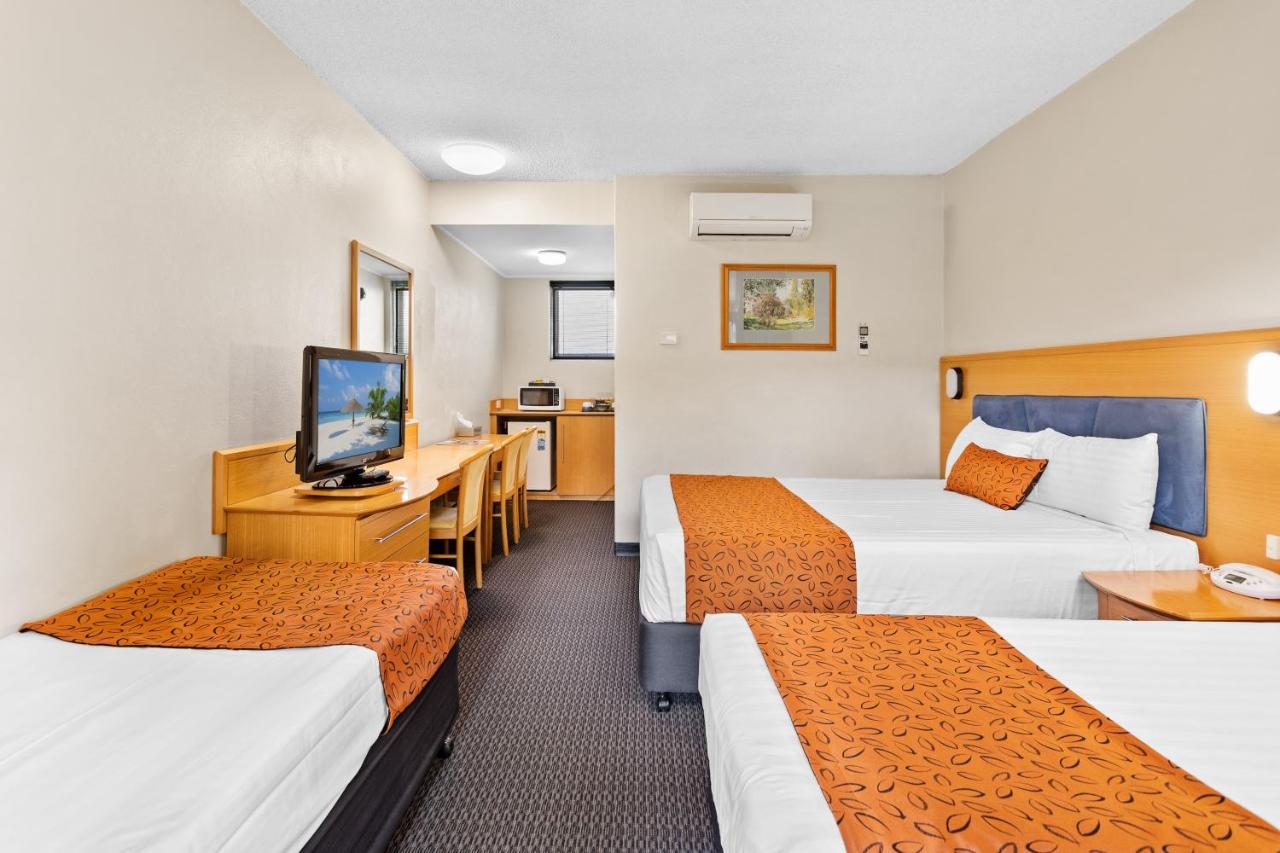 Park Motor Inn Тувумба Екстер'єр фото