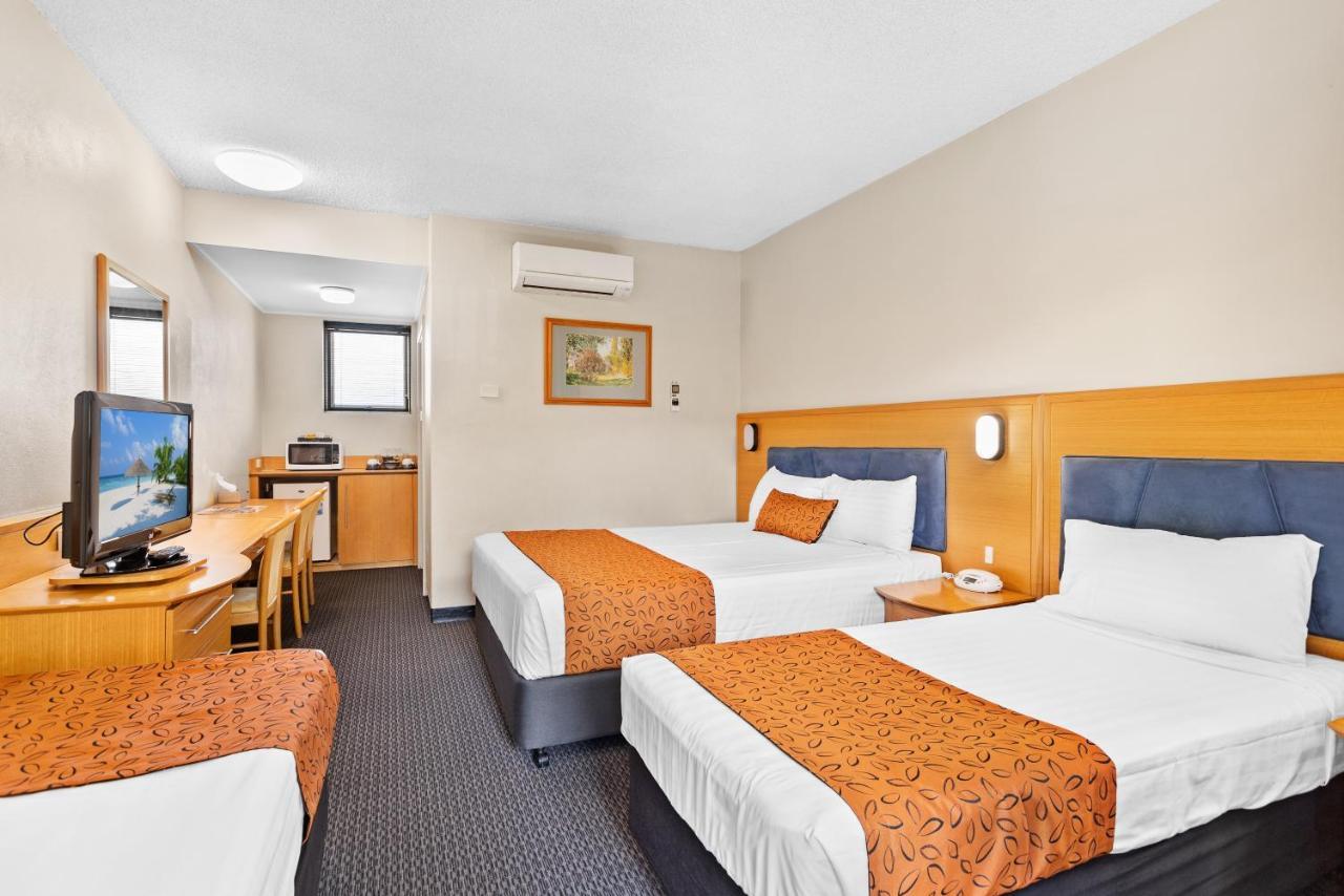 Park Motor Inn Тувумба Екстер'єр фото