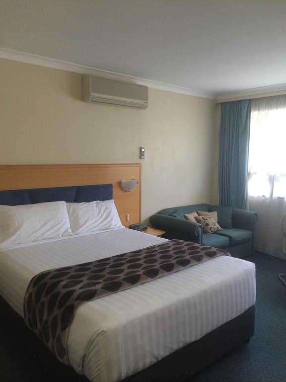 Park Motor Inn Тувумба Номер фото