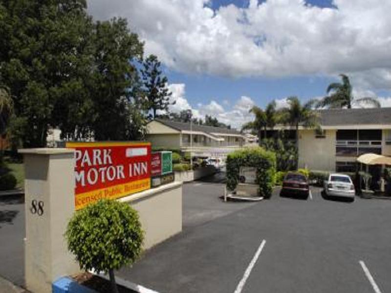 Park Motor Inn Тувумба Екстер'єр фото