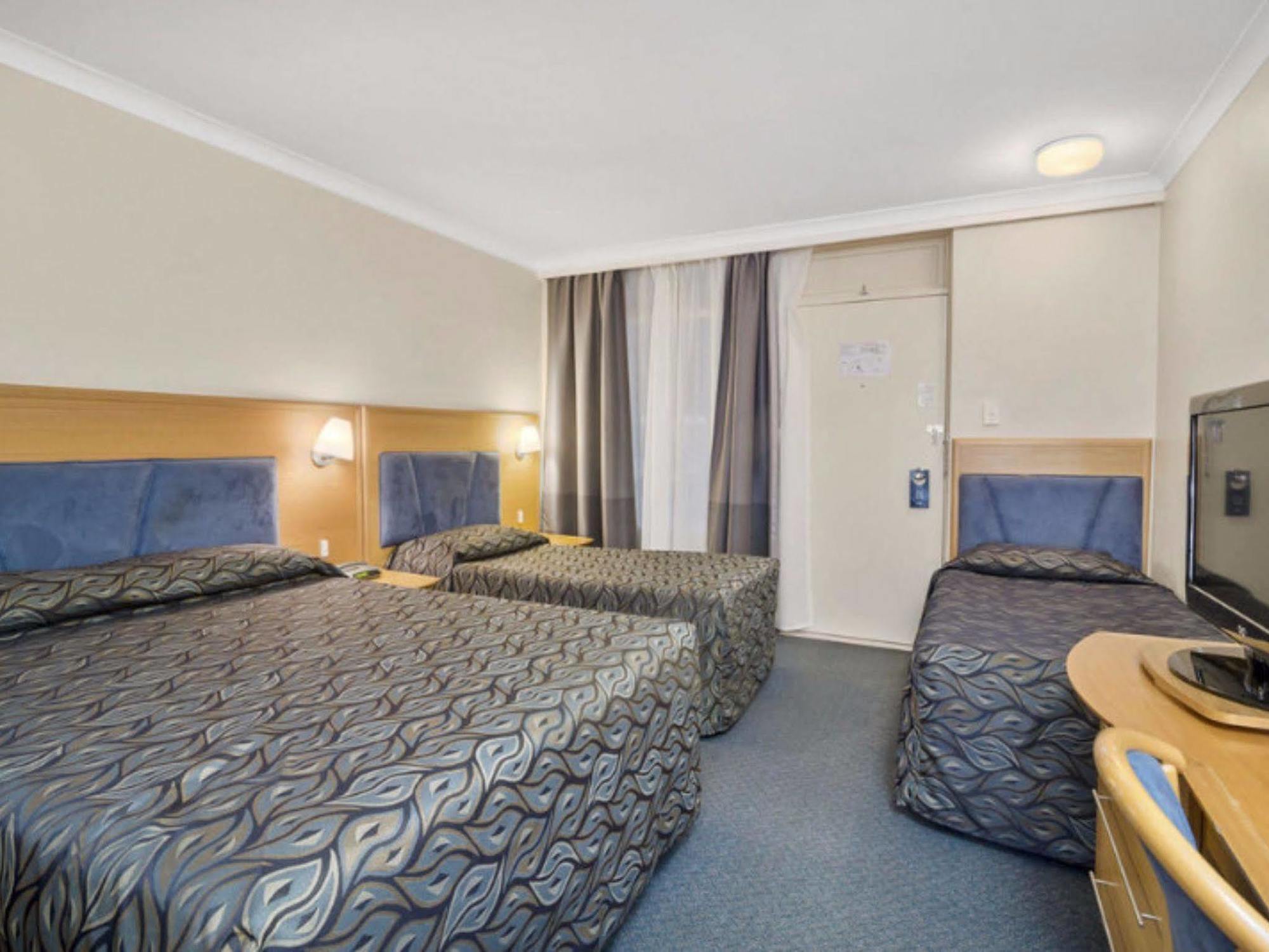Park Motor Inn Тувумба Екстер'єр фото