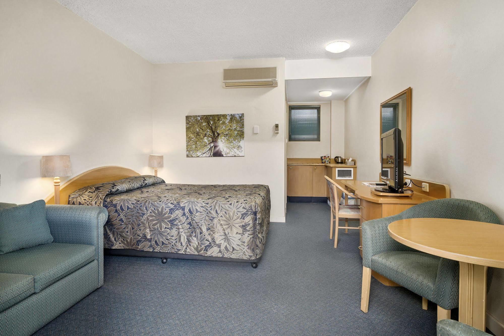 Park Motor Inn Тувумба Екстер'єр фото