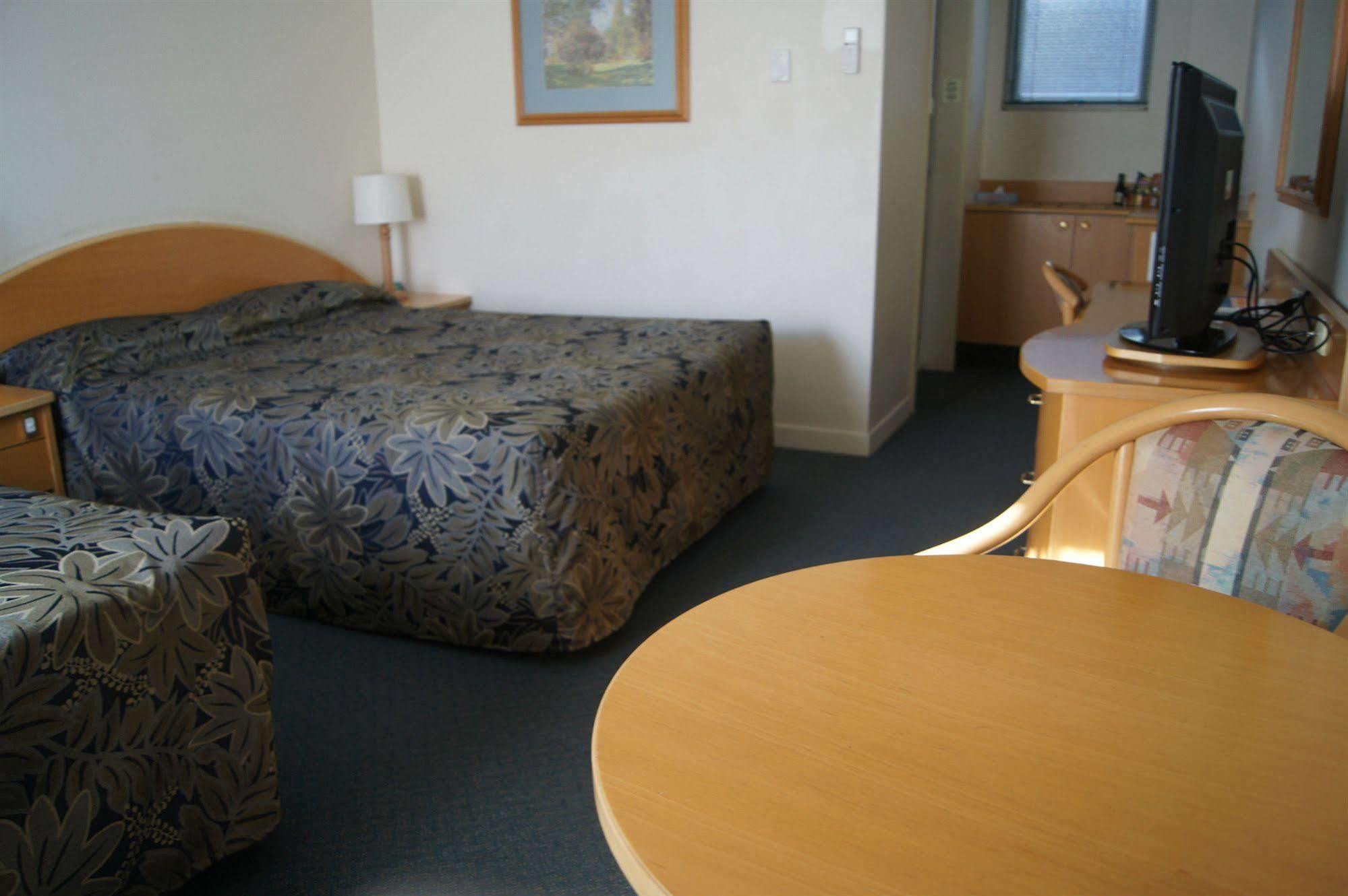 Park Motor Inn Тувумба Екстер'єр фото