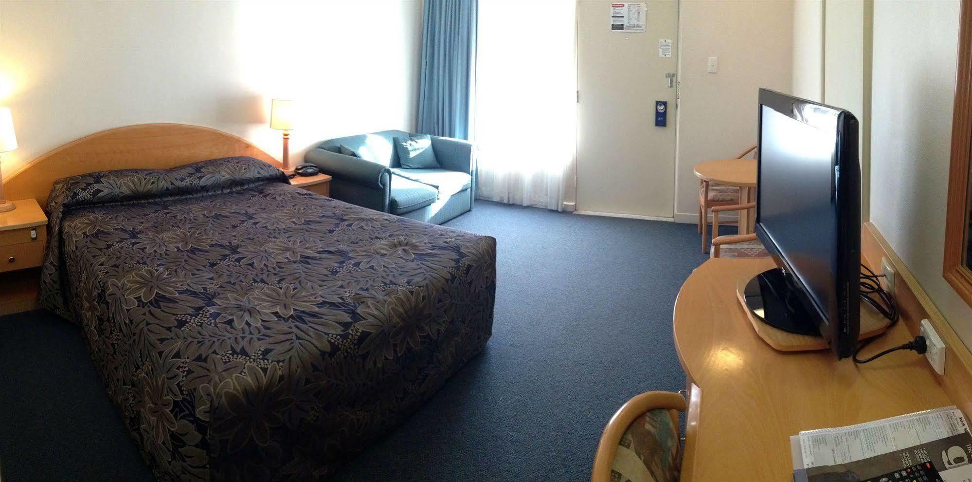 Park Motor Inn Тувумба Екстер'єр фото